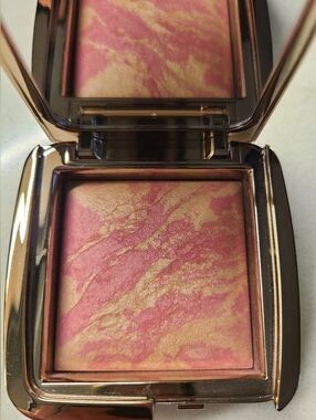 Hourglass Luminous Flush Ambient Lighting Blush